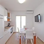 Nadija 1366 *