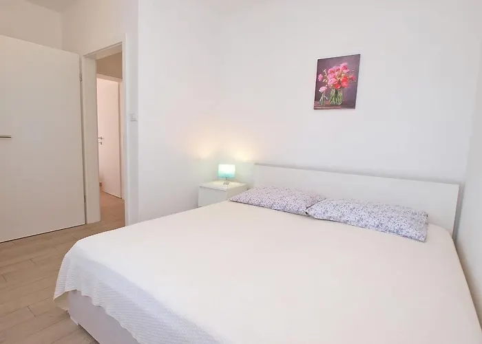 Apartman Nadija 1366 *