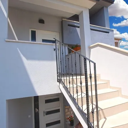 Apartamento Nadija 1366 *