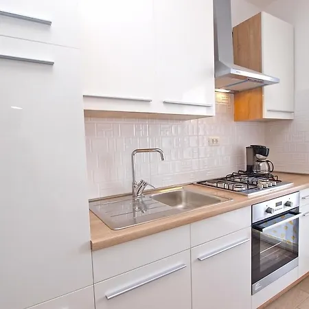 Nadija 1366 Apartamento Pula