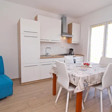 Nadija 1366 Apartamento Pula